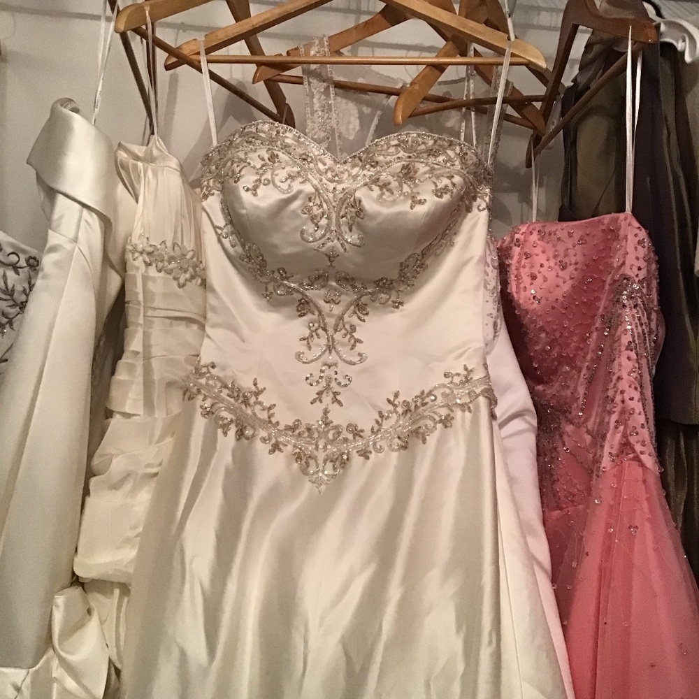 Wedding gown